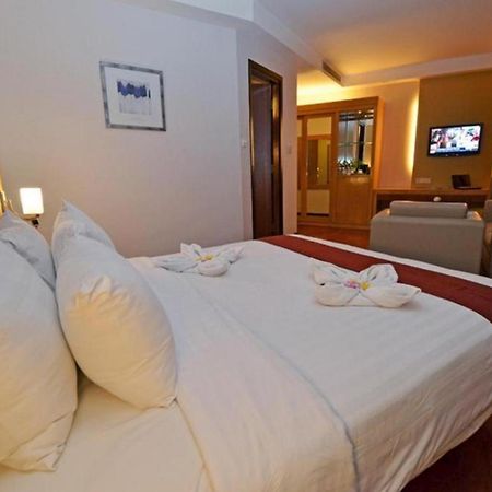 The Axana Hotel Padang  Exterior foto